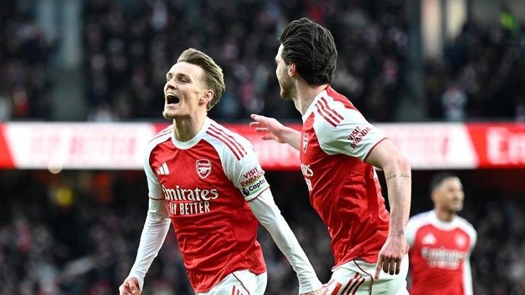 Arsenal, 2025’i lider bitirdi Kaynak:Cnnturk.com İngiltere Premier Lig’in 18’inci haftasında Arsenal, sahasında Brighton ile