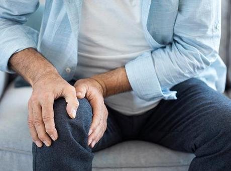 Kalp ve Damar Cerrahisi Uzmanı Doç. Dr. Muhammed Bayram, bacak