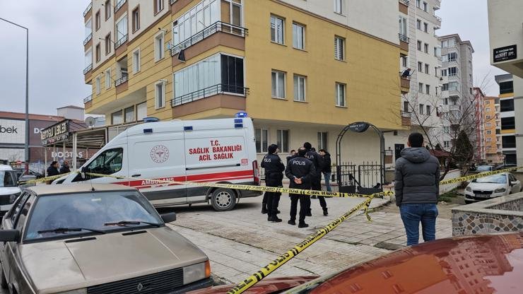 ÇORUM (AA) – Çorum’da, bir binanın 8. katından düşen kişi