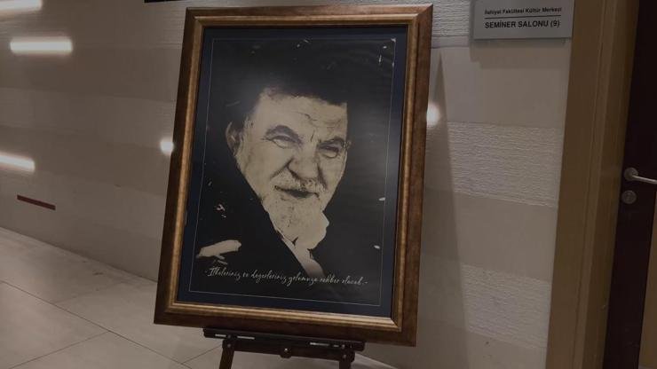 Eminevim’in kurucusu A. Emin Üstün’e anma Marmara Üniversitesi İlahiyat Fakültesi Camii’nde düzenlenen programda Kur’an-ı Kerim tilaveti