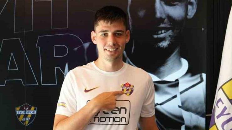 Kaynak:AA Eflatun-sarılı kulüpten yapılan açıklamaya göre, iki sezondur Eyüpspor forması