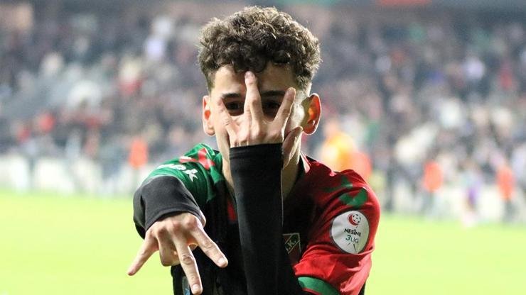 Kaynak:İHA Karşıyaka‘nın genç yıldızı Adem Yeşilyurt yükselişini sürdürüyor. TFF 3.