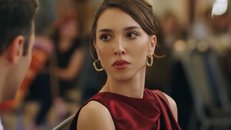 Kaynak:Cnnturk.com Her cuma ekranlara gelen Kızılcık Şerbeti dizisi yeni oyuncularıyla