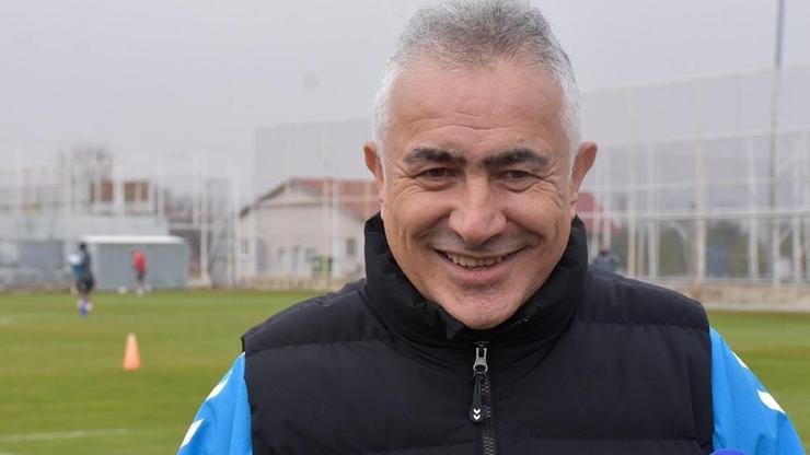 Kaynak:Cnnturk.com Trendyol 1. Lig kulüplerinden Özbelsan Sivasspor’da Teknik Direktörü Mehmet