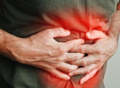 Mide fıtığının çoğu zaman belirti vermeden seyredebileceğine dikkat çeken Gastroenteroloji