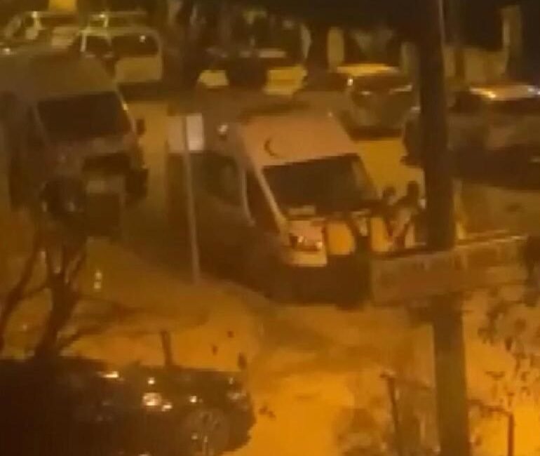 Yalova’da polis ekipleri tarafından yapılan DEAŞ operasyonu sırasında şüphelilerin polise