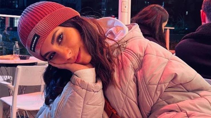 Kaynak:Cnnturk.com ABİ dizisinde Gülüşan rolünü canlandıran Tuğçe Açıkgöz hakkında araştırmalar