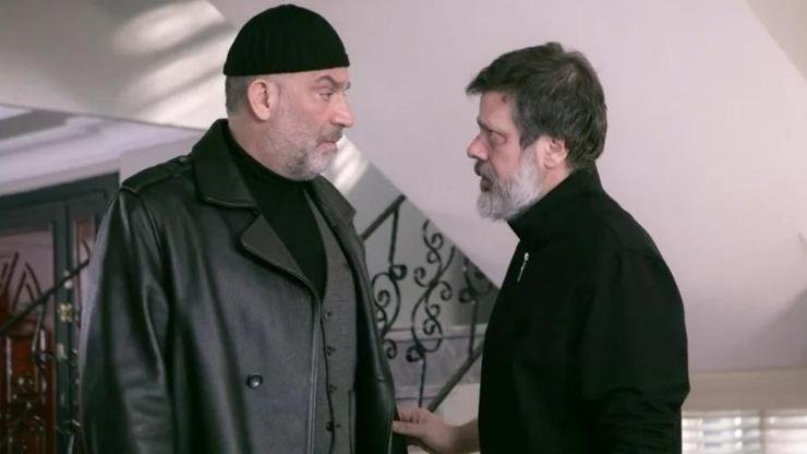 Kaynak:Cnnturk.com Başrollerinde birbirinden ünlü oyuncuların yer aldığı Arka Sokaklar dizisi