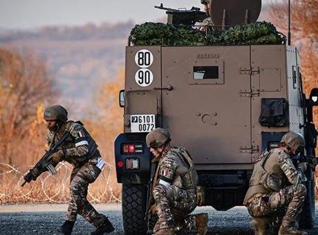Estonyakamu yayıncısı ERR’nin haberine göre,EstonyaSavunma Bakanı Hanno Pevkur, Letonyalı mevkidaşı