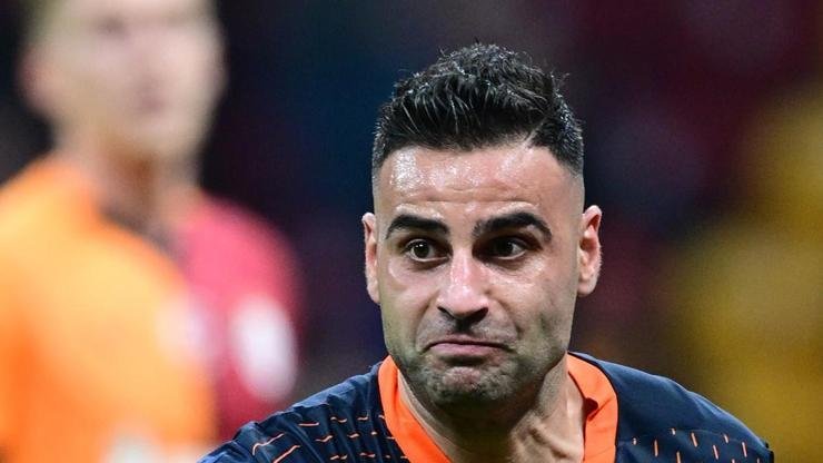 BaÅŸakÅŸehir, tecrübeli futbolcu Deniz Türüç’e veda etti Konuyla ilgili İstanbul ekibinden yapılan açıklamada, “Turuncu-lacivertli formamız altında baÅŸarıyla