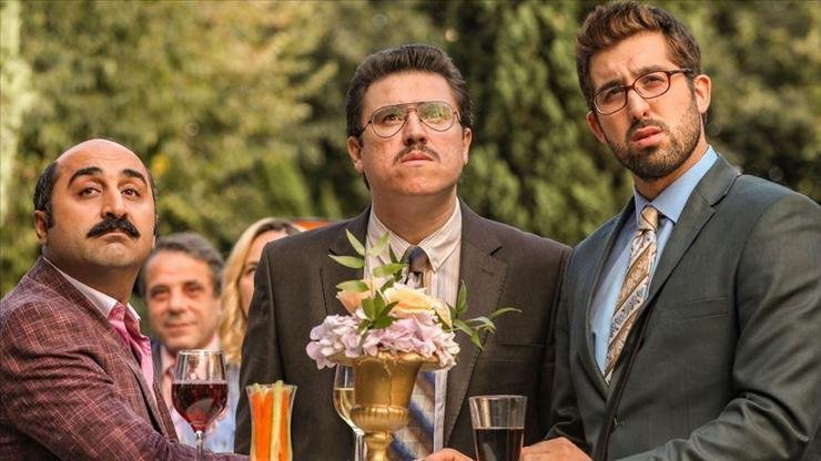 Yönetmenliğini Bedran Güzel’in yaptığı film komedi türüyle dikkat çekiyor. 2020