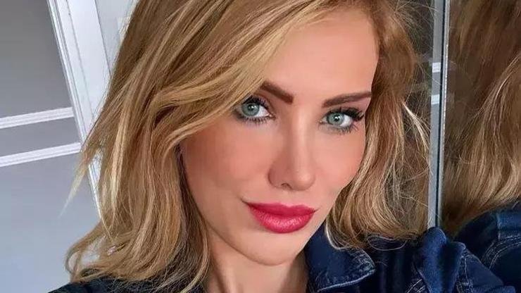 Kaynak:Cnnturk.com Ciciş kardeşler olarak tanınan Esra ve Ceyda Ersoy ikilisinden