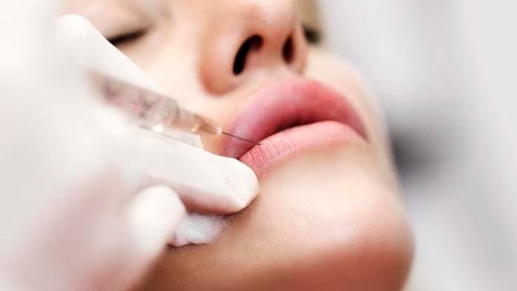 Estetik, Plastik ve Rekonstrüktif Cerrahi Uzmanı Doç. Dr. Güncel Öztürk,