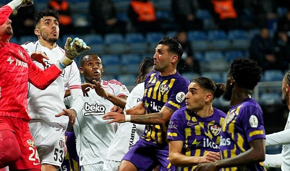 Siyah-beyazlı takım,&nbsp;Eyüpspor&nbsp;karşısında kazanarak yenilmezlik serisini 10 maça çıkarmayı hedefliyor. Süper