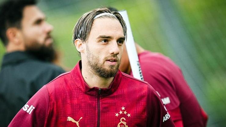 Galatasaray, ayrılığı resmen duyurdu Kaynak:Cnnturk.com Trendyol Süper Lig ekiplerinden TÜMOSAN Konyaspor’un sözleşme imzalamaya hazırlandığı