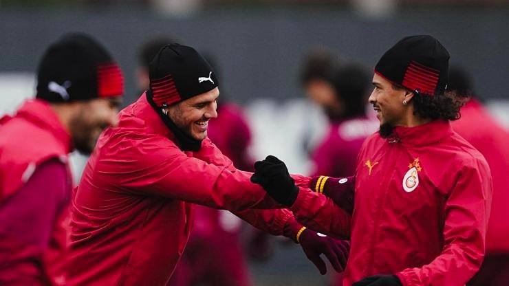 Galatasaray’da Süper Kupa hazırlıkları sürüyor Kemerburgaz Metin Oktay Tesisleri’nde Teknik Direktör Okan Buruk yönetiminde dinamik