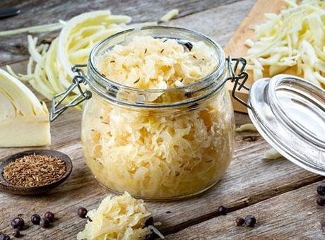 Lahana turşusunun sağlık üzerindeki etkilerine dikkat çeken Beslenme Uzmanı Öğr.