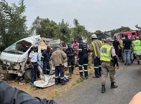 Güney Afrika, facia gibi bir trafik kazasına sahne oldu. İlkokul