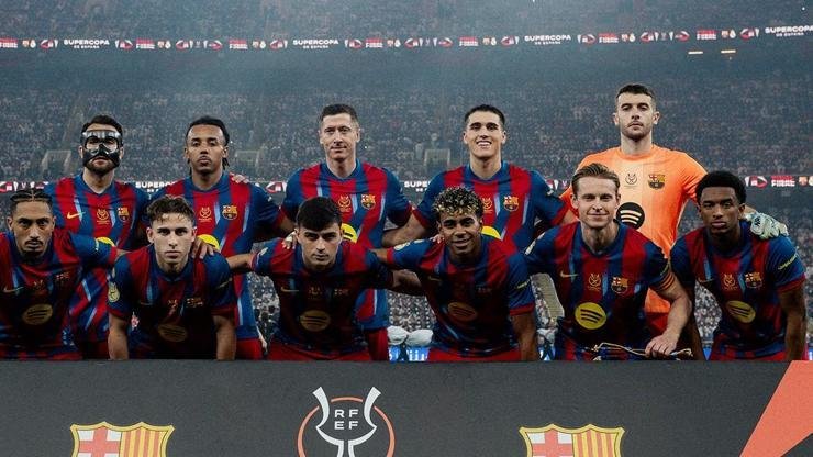 İspanya Süper Kupası’nda şampiyon Barcelona! Real Madrid mağlup Kaynak:Cnnturk.com İspanya Süper Kupası finalinde Barcelona ile Real Madrid’i karşı