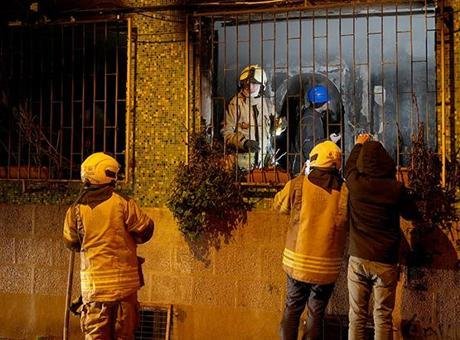 Kadıköy’de apartmanda yangın! 1’i ağır 8 yaralı Acıbadem Mahallesi HaÅŸim Bey Sokak’ta 4 katlı binanın giriÅŸ katında