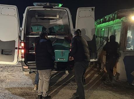 Otoparkın gece bekçisi iÅŸ yerinde ölü bulundu FuatpaÅŸa Mahallesi’ndeki otoparka tırını bırakmaya gelen bir kiÅŸi, gece bekçisi
