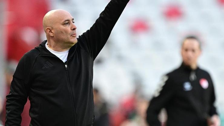 Sami Uğurlu: Kazanamadığımızda moral olarak aşağıya düşebiliyorsunuz Kaynak:Cnnturk.com Ziraat Türkiye Kupası B Grubu ikinci hafta maçında konuk