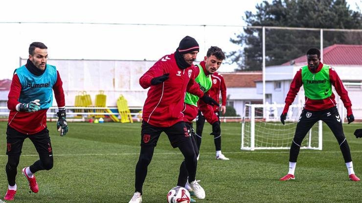 Samsunspor, Gençlerbirliği maçı hazırlıklarına başladı Berkay YILDIZ/SAMSUN, (DHA)– SAMSUNSPOR Süper Lig’in 18’inci haftasında Gençlerbirliği ile