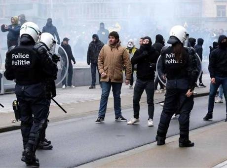 Belçika polisinin yaptığı açıklamaya göre, ülkede düzenlenen YPG/SDG yanlılarının protestolarında