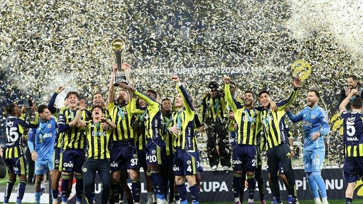 Kaynak:Cnnturk.com Turkcell Süper Kupa finalinde Fenerbahçe, Atatürk Olimpiyat Stadı’nda Galatasaray