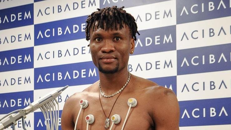 Trabzonspor’un yeni transferi resmen açıklandı! Nwaiwu, sağlık kontrollerinden geçti… Trabzonspor‘dan yapılan açıklamada, “Profesyonel futbolcu Chibuike Nwaiwu‘nun, kulübümüze kesin transferi