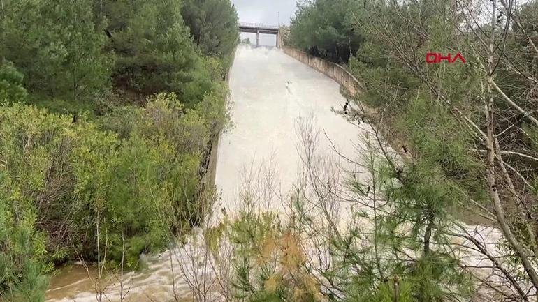 %100’E ULAŞTI| Bodrum barajlarına yağış dopingi Kaynak:CNN TÜRK Muğla’nın Bodrum ilçesine içme suyu sağlayan Geyik Barajı,