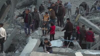 2025 gazeteciler için en ölümcül yıl… 86’sı İsrail tarafından, 129 gazeteci savaşlarda öldürüldü Kaynak:CNN TÜRK Dünyada savaşlar ve çatışmalar artıyor. Sivil kayıp sayısı