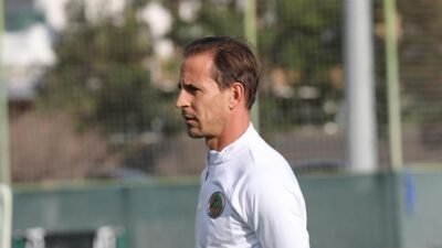 Alanyaspor’da, Galatasaray mesaisi başladı Kaynak:AA Turuncu-yeşilli kulübün açıklamasına göre Cengiz Aydoğan Tesisleri‘nde teknik direktör