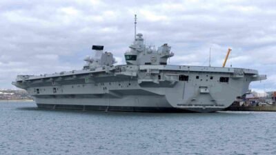 ARKTİK SATRANCI I İngiltere’den Rusya’ya mesaj: Kraliyet Donanması yola çıkacak! Starmer: Gerekirse savaşmaya hazır olmalıyız Kaynak:AFP İngiltere Başbakanı Keir Starmer, Londra’nın bu yıl Rusya’nın Arktik