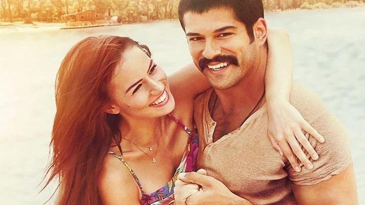 Kaynak:Cnnturk.com Aşk Sana Benzer filminin yönetmen koltuğunda Taner Elhan oturdu.&nbsp;Aşk