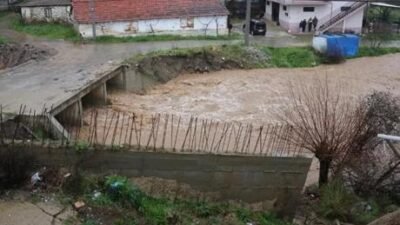 Aydın’ın İncirliova ilçesinde derenin taşması nedeniyle 9 ev tedbiren tahliye