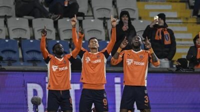 Kaynak:AA Trendyol Süper Lig‘in 24. haftasındaki&nbsp;RAMS Başakşehir–TÜMOSAN Konyaspor&nbsp;maçının ilk yarısı