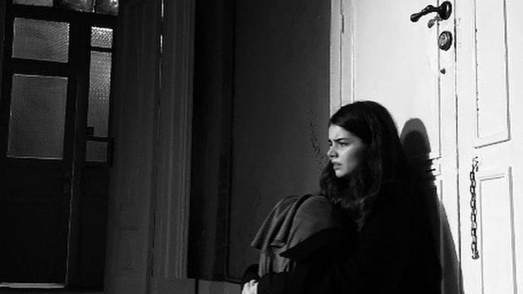 Kaynak:Cnnturk.com Yönetmenliğini Cem Karcı’nın üstlendiği Sahipsizler dizisi OGM Pictures yapımı…