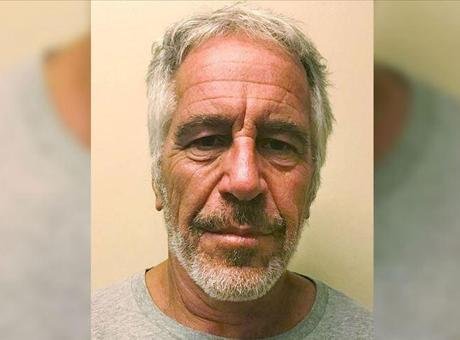 ‘Epstein’ı boğdular’ Ancak otopsiye gözlemci olarak katılan patolog Dr. Michael Baden, The