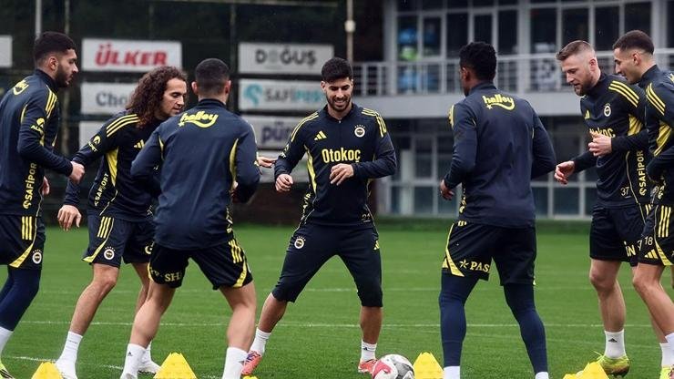 Fenerbahçe’nin Trabzonspor maçı kamp kadrosu açıklandı Kaynak:Cnnturk.com Trendyol Süper Lig 22. haftasında yarın Trabzonspor’a konuk olacak