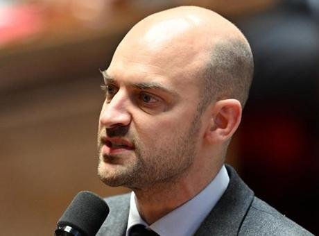 Barrot, Lübnan’daki temaslarının ardından Fransa’nın Beyrut Büyükelçiliğinde düzenlediği basın toplantısında,