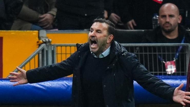 Galatasaray Teknik Direktörü Okan Buruk’un, Juventus maçı konuşması ortaya çıktı: Yıkın geçin! Okan Buruk, ilk yarıyı üzgün ve morali bozuk tamamlayan Galatasaraylı