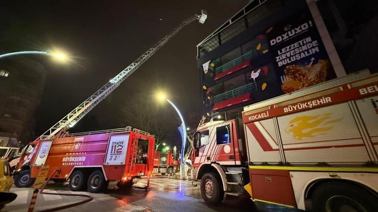 Ardacan UZUN/ İZMİT(Kocaeli), (DHA)- KOCAELİ’nin İzmit ilçesinde 7 katlı binanın