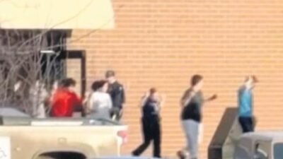 Kanada’nın British Columbia eyaletinde, 175 öğrencisi olan ücra bir yerdeki