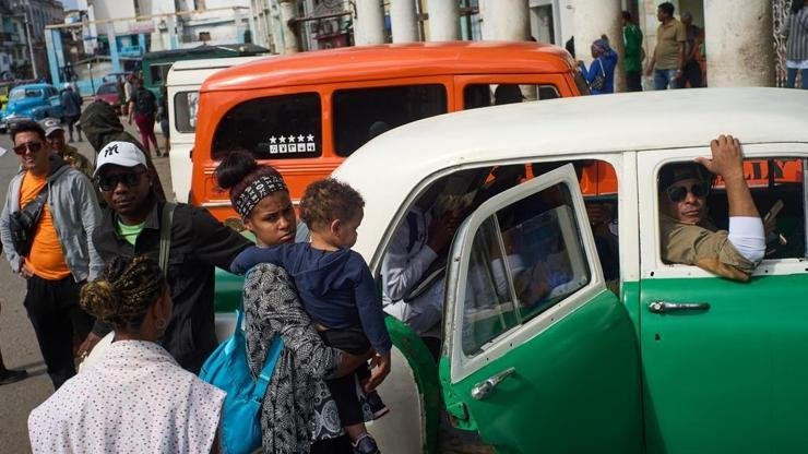 Kaynak:AA Ulusal basında yer alan habere göre,&nbsp;Küba&nbsp;yönetimi yakıt yetersizliğini gerekçe