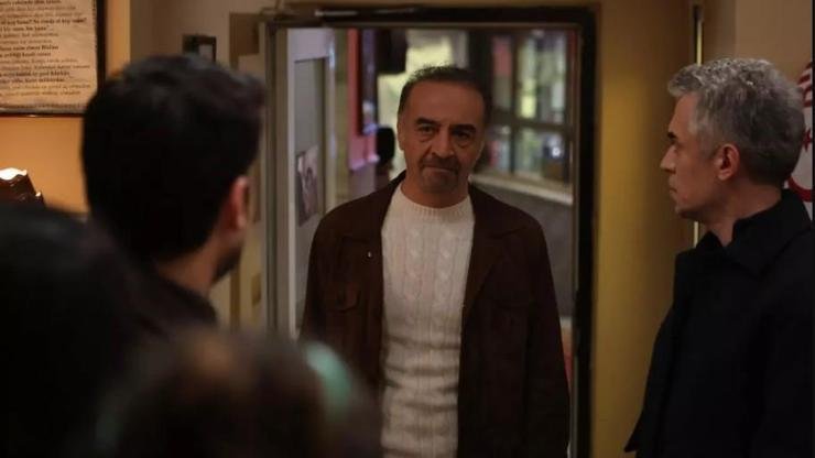 Yılmaz Erdoğan ile birlikte Hazar Ergüçlü, Selma Ergeç, Kubilay Aka,