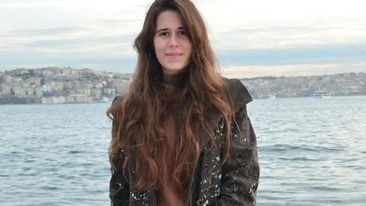 Kaynak:Cnnturk.com Lal Denizli‘nin yaşamı, ifadeye çağırılmasının ardından merak konusu oldu.