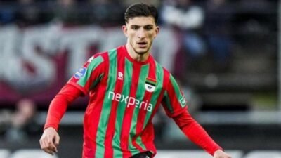 Milli futbolcu Ahmetcan Kaplan’dan transfer itirafı: Türkiye’den teklif aldım Kaynak:İHA Bonservisi Hollanda ekibi Ajax’ta bulunan ve yine bir başka