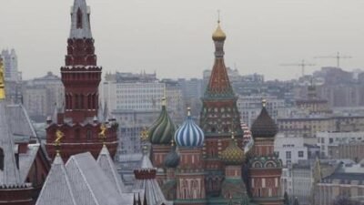 Moskova’da kırmızı alarm! Uçaklar havada geri döndü, havalimanlarına kısıtlama geldi Rusya-Ukrayna arasındaki müzakereler sürerken, taraflar arasında karşılıklı saldırılar devam ediyor.