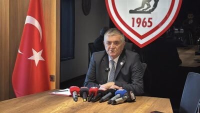 Samsunspor Basın Sözcüsü Suat Çakır: Turu geçeceğimizi düşünüyoruz Kaynak:AA Çakır, Nuri Asan Tesisleri‘nde düzenlediği basın toplantısında, Shkendija karşısında
